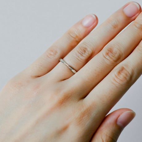 ひねりデザインの結婚指輪  Nova（ノヴァ）｜2.0mm幅｜プラチナ950｜Artisan Works
