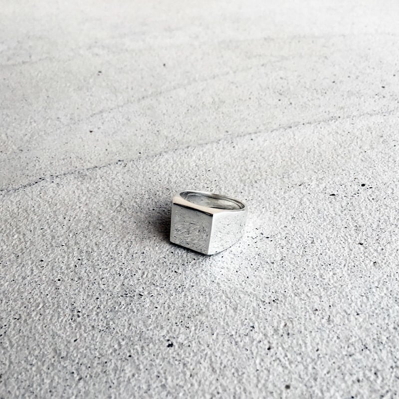 SQUARE CLASS RING(スクエア 文字刻印ver)｜トップサイズ13mm｜シルバー