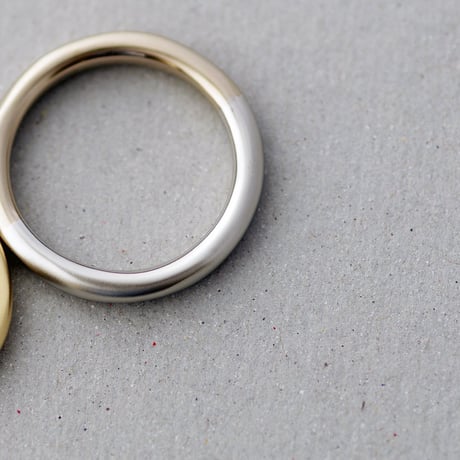 マリッジリング・結婚指輪【2本セット/Novum（ノウム）】｜プラチナ×K18YG＆K18BG / Combination｜[Artisan Works]