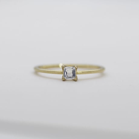 華奢な立て爪指輪【Blue-Moon-Stone Ring】｜K10イエローゴールド｜ [Artisan Works]