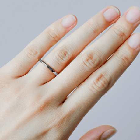 鎚⽬を施したカジュアルな結婚指輪  Risoluto（リゾルート）｜2.0mm幅｜サージカルステンレス （金属アレルギー対応）｜Artisan Works