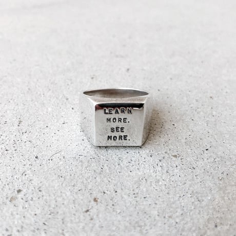 SQUARE CLASS RING(スクエア 文字刻印ver)｜トップサイズ13mm｜シルバー925｜INITIAL by Artisan Works