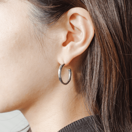 フープピアスM｜シルバー925｜HAZE HALF HOOP-M【Laugh＆Yoke】｜Artisan Works