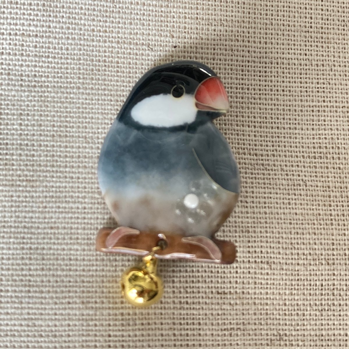 七宝ブローチ 文鳥（グレー色） | STUDIO SAKAMI ONLINESTORE