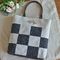 市松柄の手提げバッグ