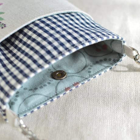 花刺繍のスマホショルダー