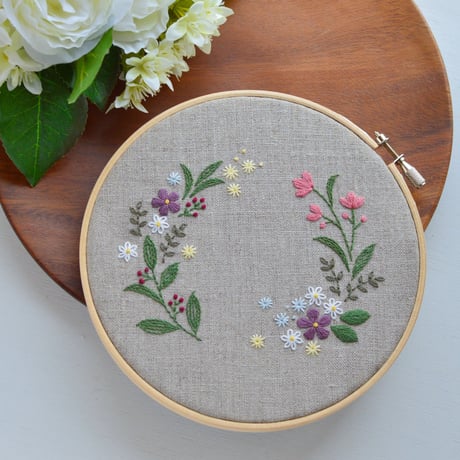 リースの刺繍図案