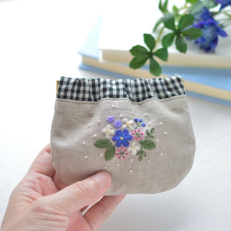 花刺繍のミニバネポーチ（赤ワイン）