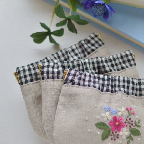 花刺繍のミニバネポーチ（赤ワイン）