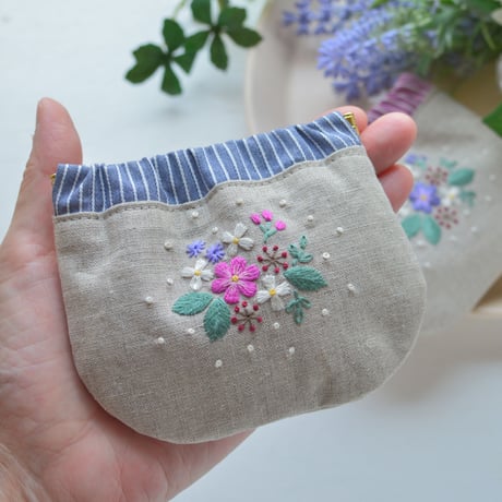 花刺繍のミニバネポーチ（ローズ）