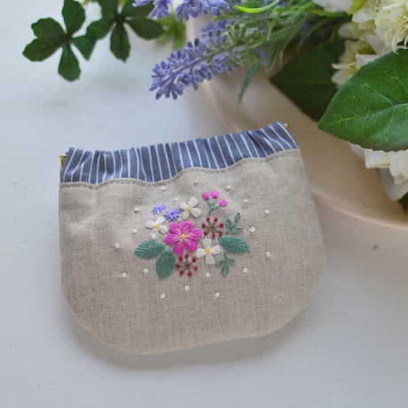 花刺繍のミニバネポーチ（ブルー）