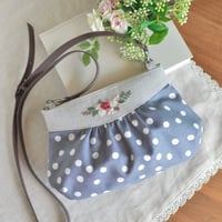 水玉柄のポシェット