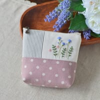 花刺繍のミニポーチ（スモークピンク）
