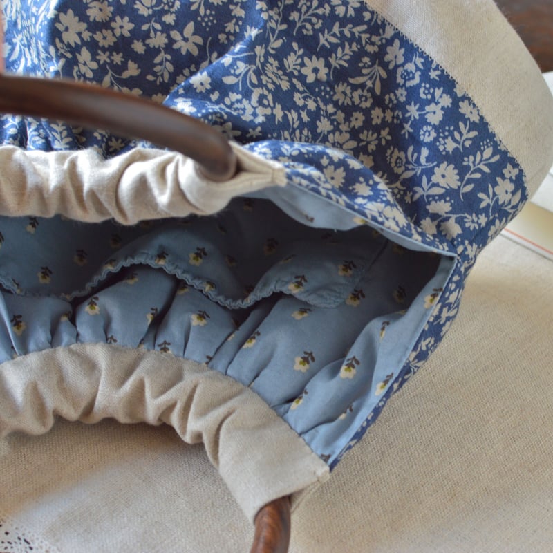 アンティークキルトトップ　ガーデンフラワー　グラニーバッグ　リメイク アンティークキルトトップリメイク 木製持ち手グラニーバッグ