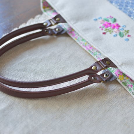 花刺繍のフラットバッグ