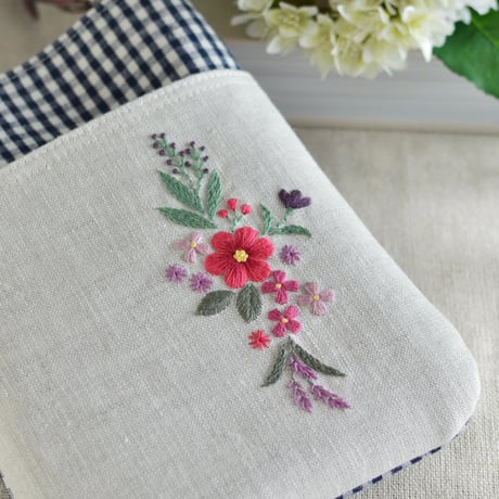 花刺繍のスマホショルダー