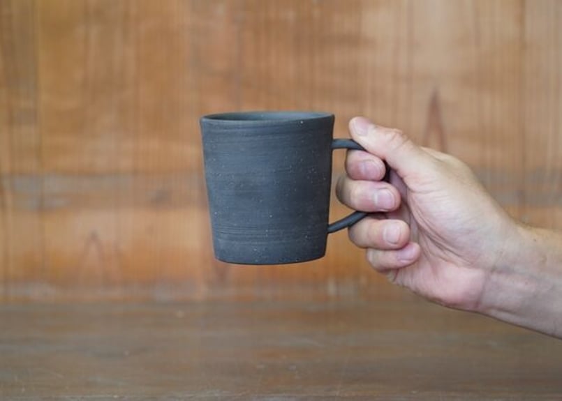 黒備前 マグカップ | 鷲羽窯 オンラインストア