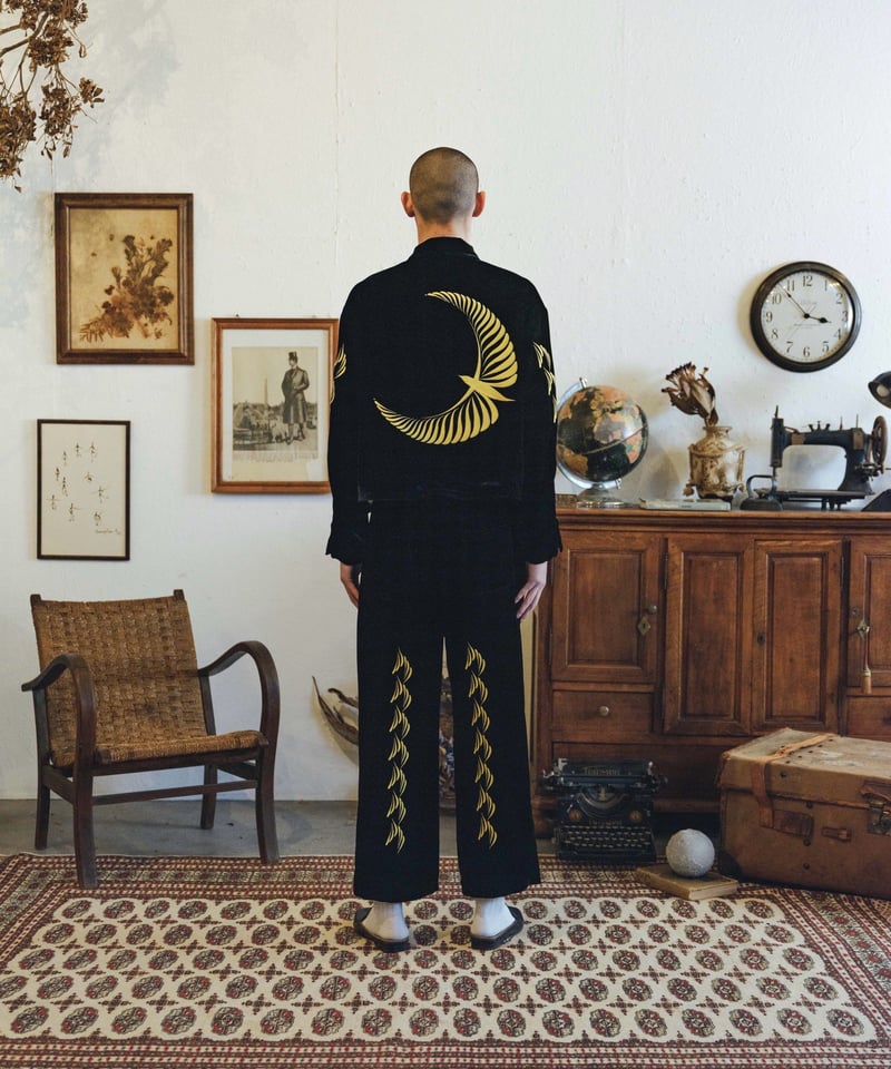 EMB VELVET CHINA JACKET [BLACK] | Urig