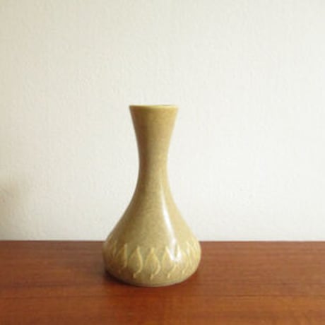 クイストゴー レリーフ 花瓶