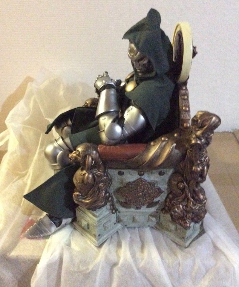 新品未使用マーベル サイドショウ Sideshow Dr Doom ドゥーム