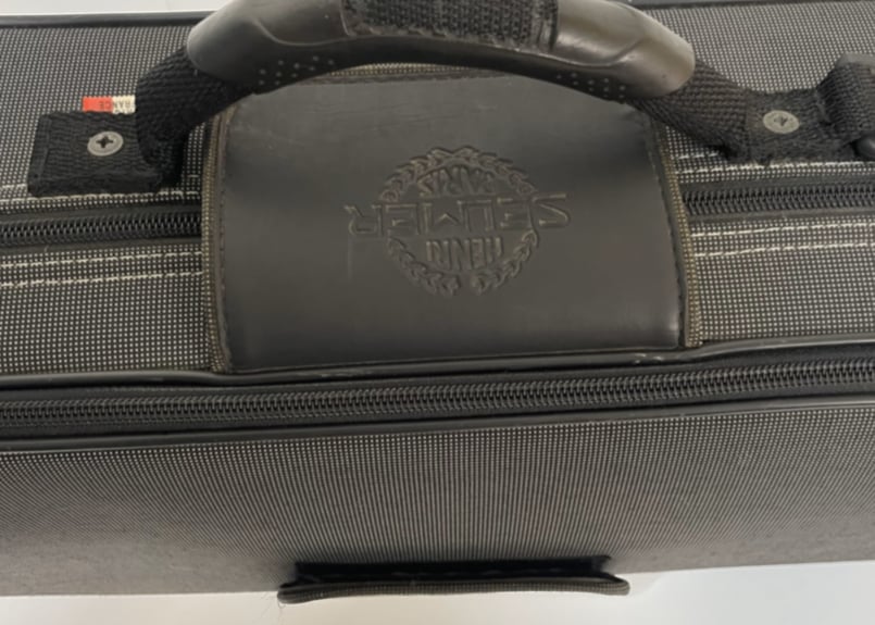 SELMER アルトサックスソフトケース グレー　純正品　純正ストラップ付き SELMER アルトサックスソフトケース グレー 純正品 純正ストラップ付き