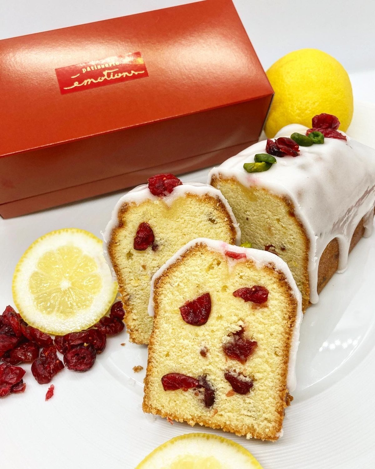 無添加パウンドケーキ　ドライクランベリーアーモンドと国産レモン パウンドケーキ レモン＆クランベリー（箱入り） | Emotions Store