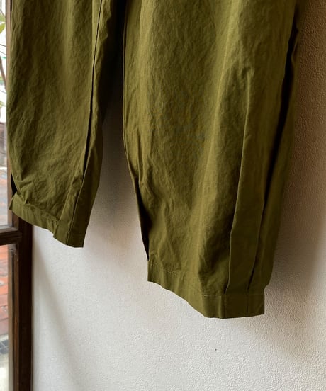 パンツ  prit プリット50/1オーガニックコットン強撚ダンプ固仕上げ 裾タックバギーパンツ オリーブ P71610