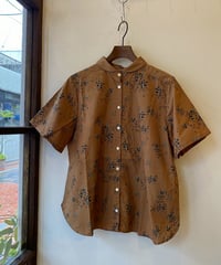シャツ ina イナ コットンタイプライターフラワープリントシャツ ブラウン 262150