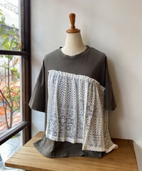 プルオーバー UNIVERSAL TISSU ユニバーサルティシュ クラシック天竺パッチワークレースコンボT カーキ US262CT026