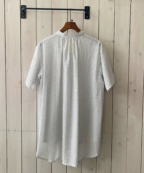 チュニック parkes パークス ローンミラクルウェーブドットプルオーバーチュニック オフ×黒ドット PH2622516