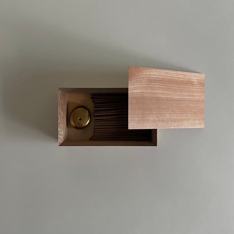 WOODS  BOX _ M