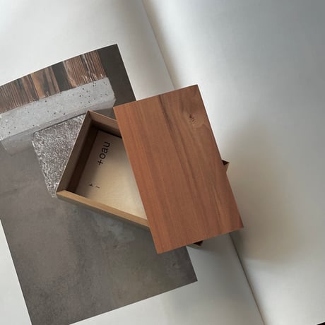 WOODS  BOX _ M