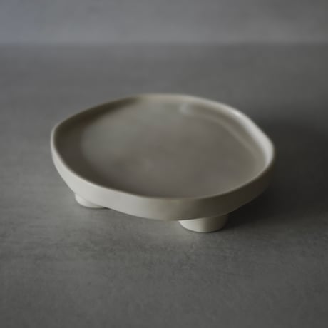マツモトリョウタ　_ 18  まる　tray  脚付