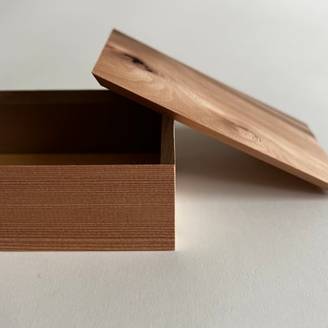 WOODS  BOX _ M