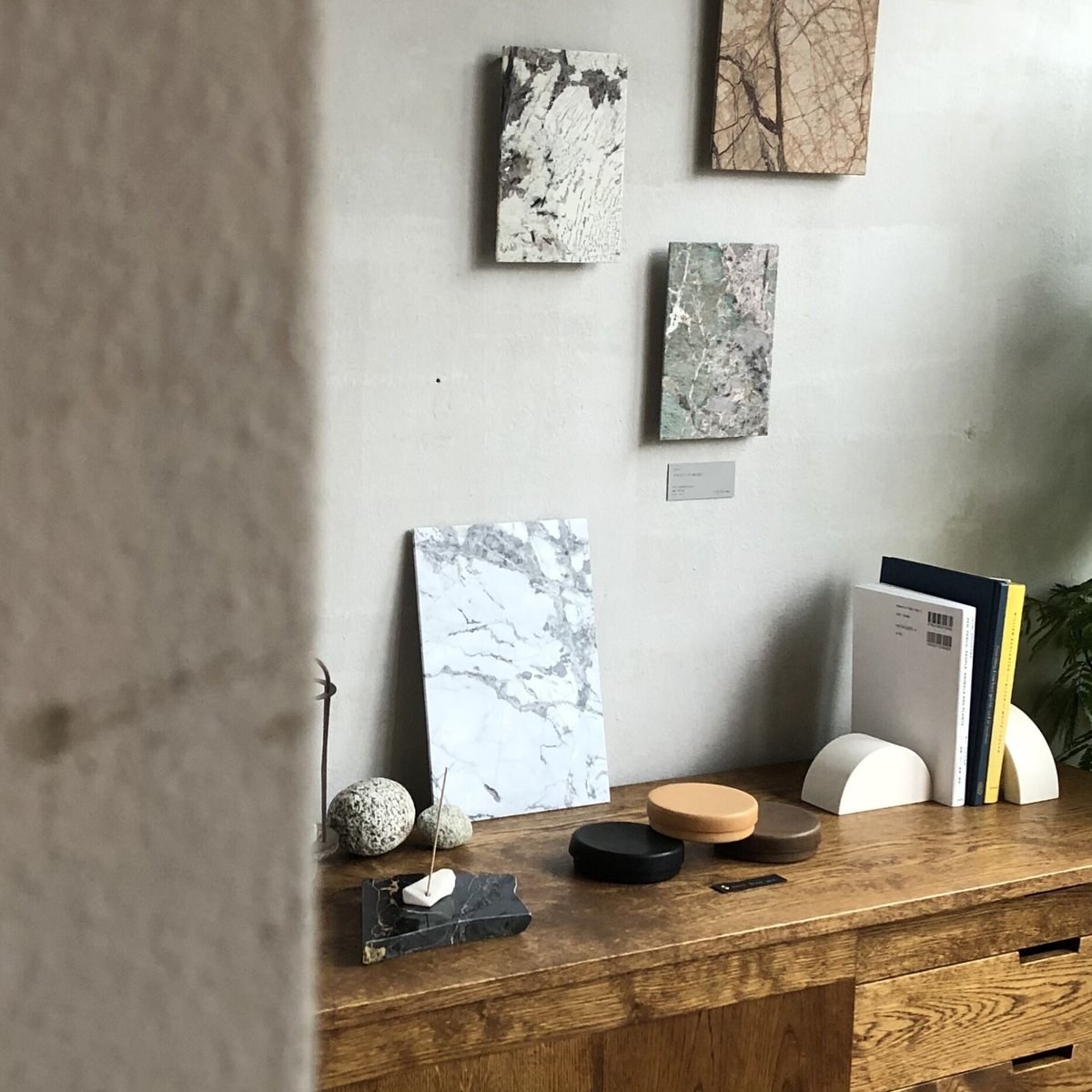 大理石のブックエンド アーチ / ホワイト | toau