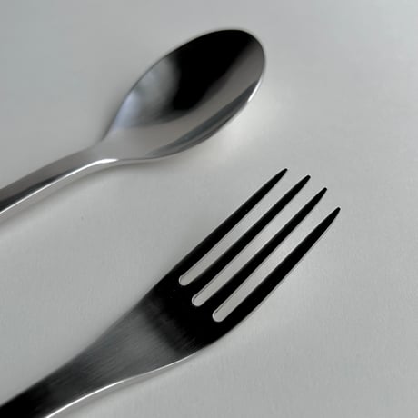 SARO    /   TABLE  FORK