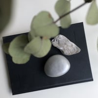 haec  /  Paper weight  Stone ( Coloring )   _ 002   SV