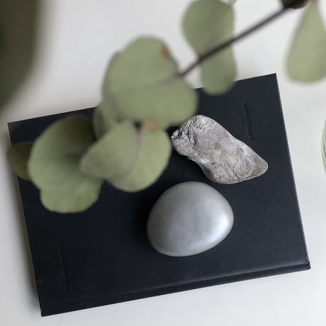haec  /  Paper weight  Stone ( Coloring )   _ 002   SV