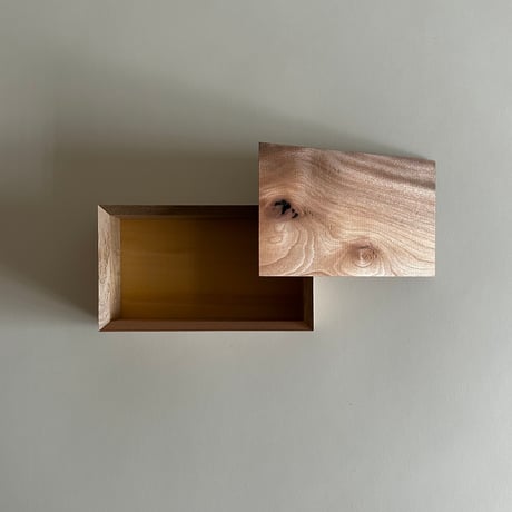 WOODS  BOX _ M