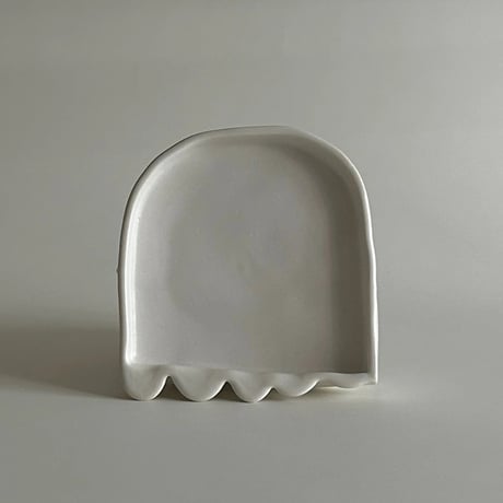 マツモトリョウタ　_ 16  半円 tray 脚付