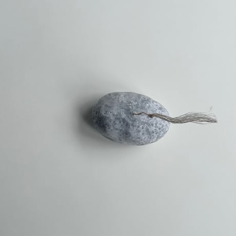 落合 可南子　/    石の灯火