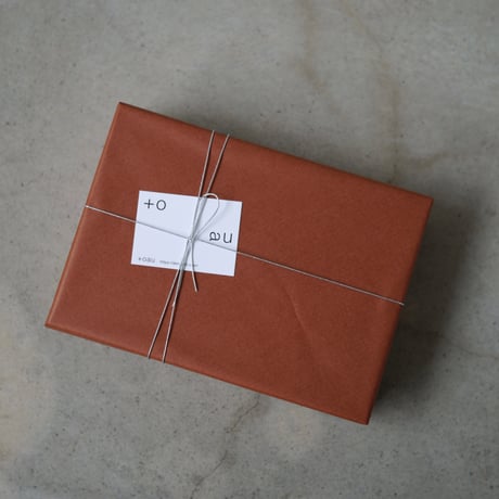 gift wrapping   - brick -
