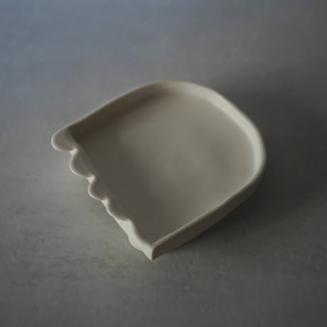 マツモトリョウタ　_ 16  半円 tray 脚付