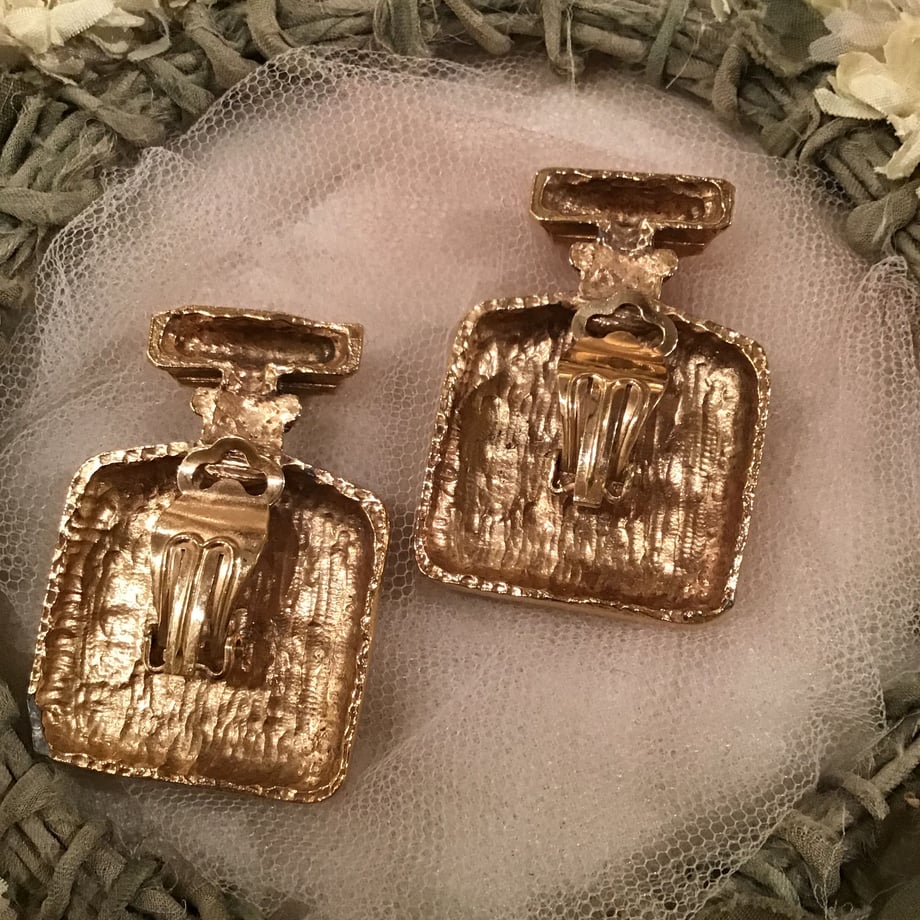 5e9bfcf2cee9ea4229e9712e