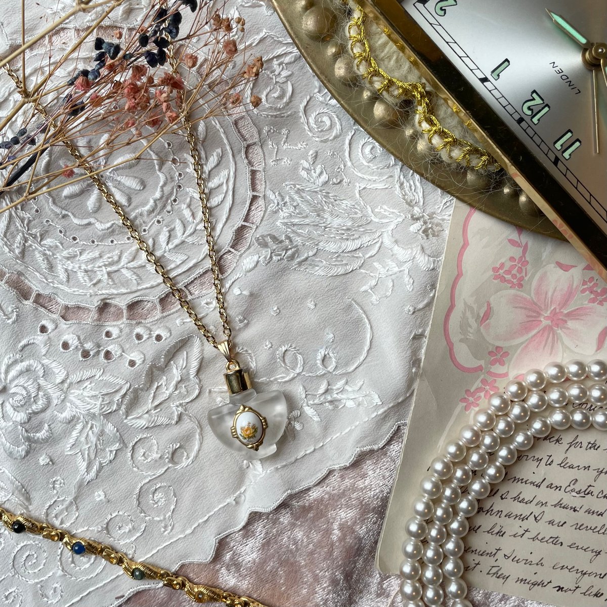 【希少・美品・匿名発送】台湾産　天然石　ネックレス 直径26cm 希少・美品・匿名発送】台湾産天然石ネックレス 直径26cm