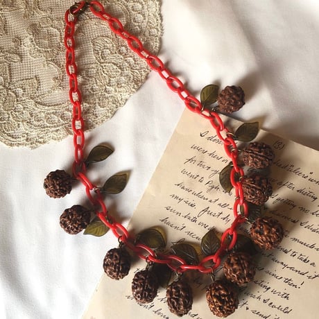 1950s  old plastic walnut necklace ＊fk809