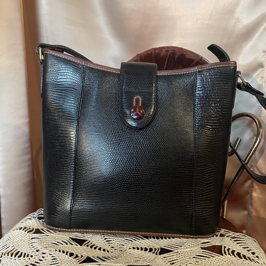 6299e6494899215bd224eb5e