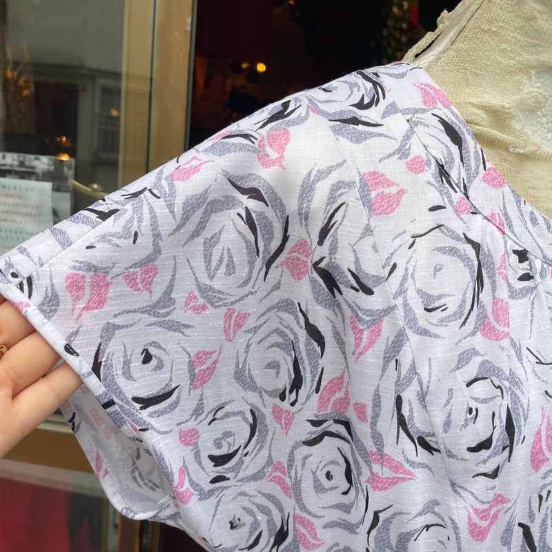 昭和レトロ　お手入れワンコ　ピンク　貴重 昭和レトロ ピンク・レディー プレート「トレー」うさぎとネズミ