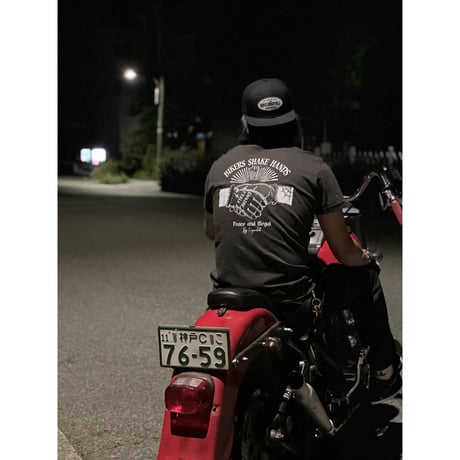 ENGINESTALL SHAKE HANDS TEE