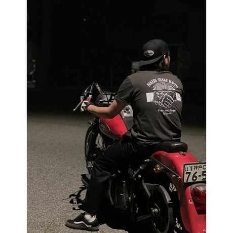ENGINESTALL SHAKE HANDS TEE